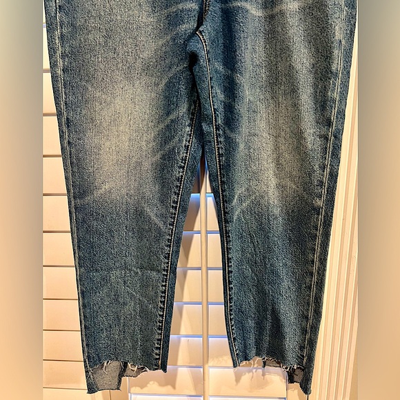 NWT Blank NYC Cinderella Story Blue Denim Distressed Hem Straight Leg Jean SZ 31 - Picture 3 of 15